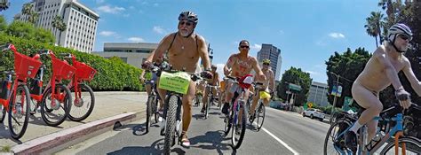 los angeles naked bike ride|In photos: The World Naked Bike Ride 2021 bared its way。